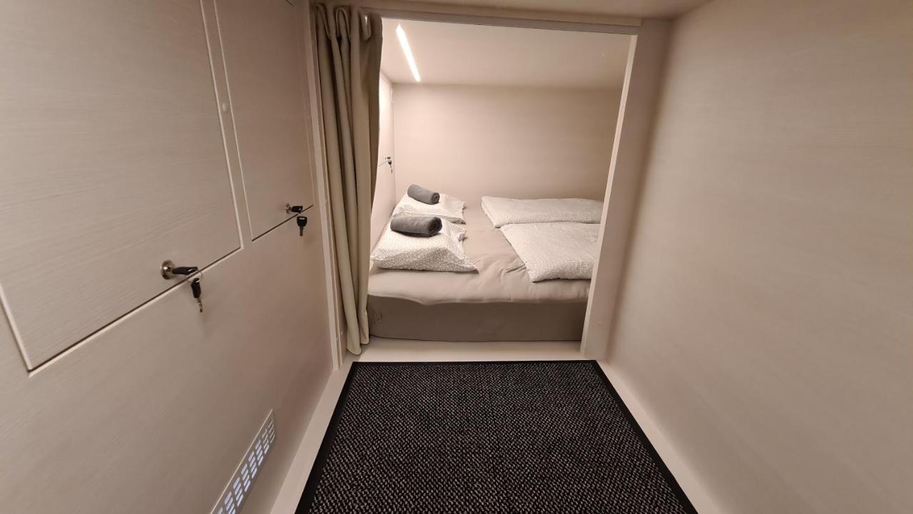 Cabin Hostel Любляна Екстериор снимка