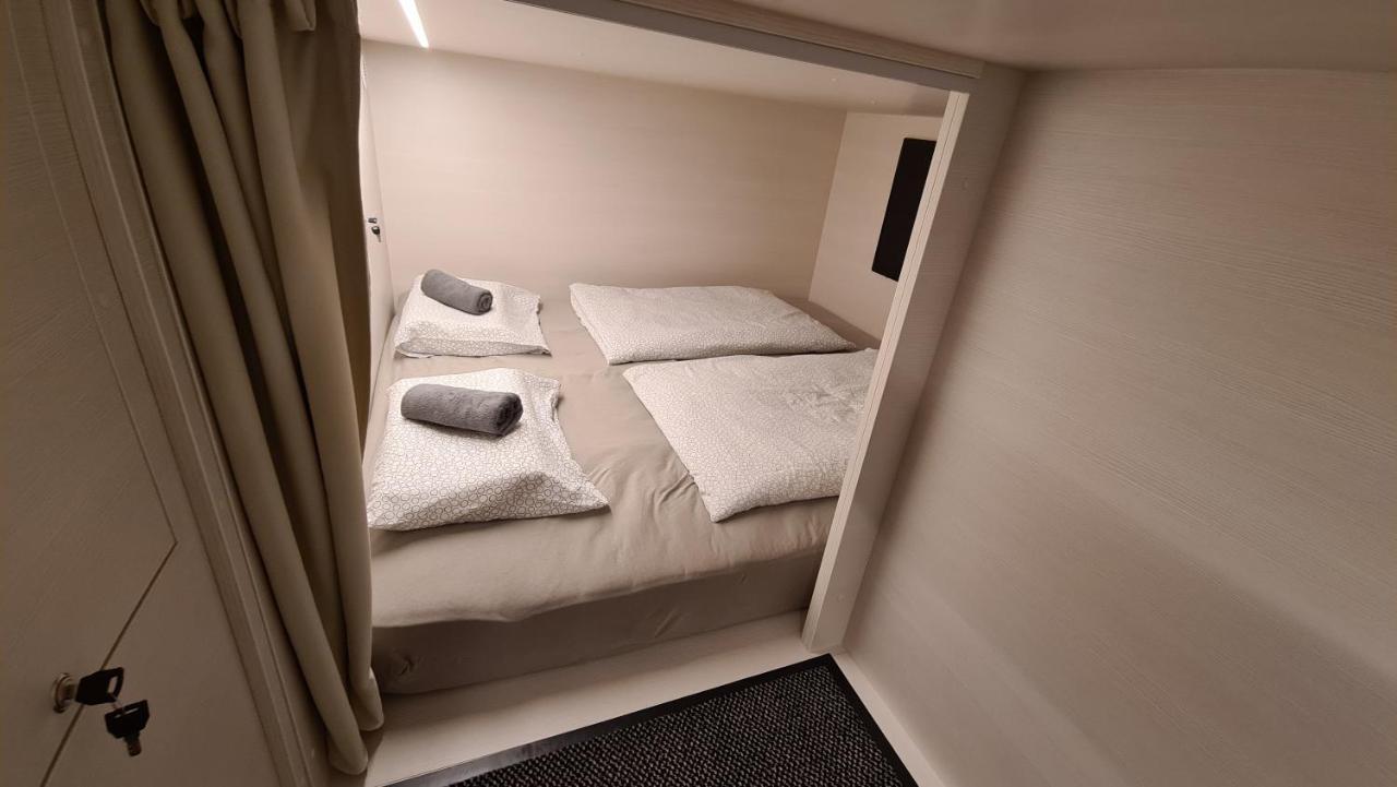 Cabin Hostel Любляна Екстериор снимка