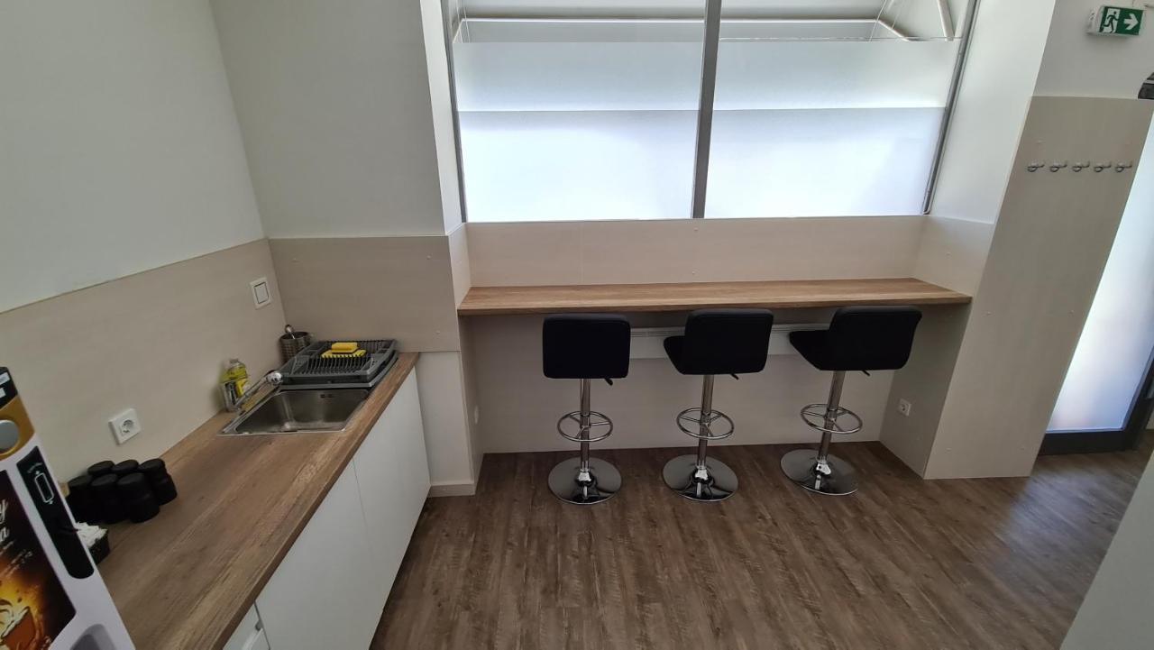 Cabin Hostel Любляна Екстериор снимка