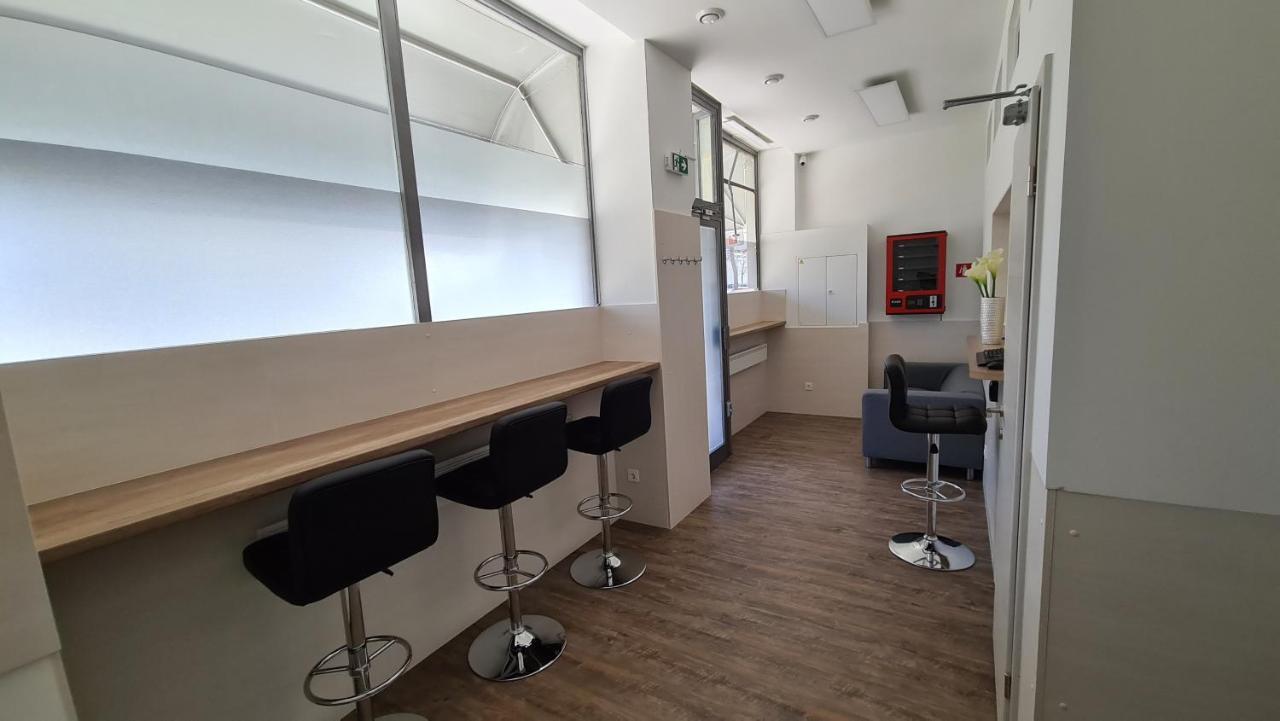 Cabin Hostel Любляна Екстериор снимка